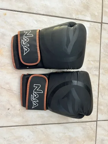 Par de luvas NAJA