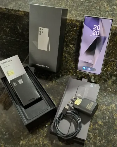 Galaxy S 24 Ultra, 512 Gb. Caixa, Carregador Originais e Nota Fiscal.