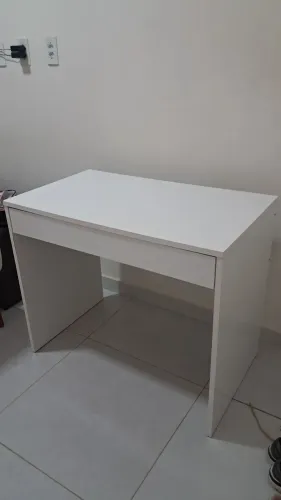 Escrivaninha com 1 gaveta