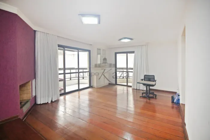Apartamento - Perdizes - 4 Dormitórios - 168m².
