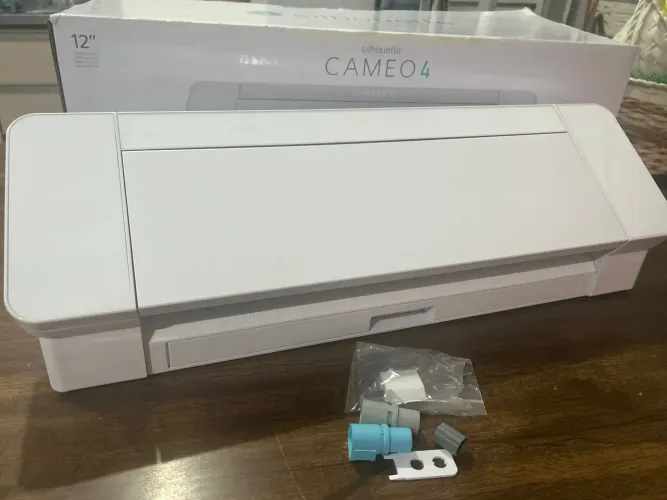 Silhouette cameo 4