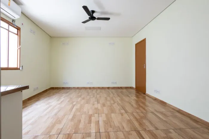 Sala comercial na Rua Willis Roberto Banks, 115 56 m²