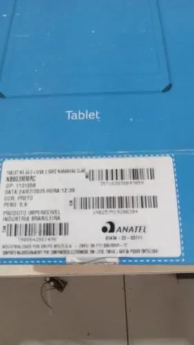 tablete multileize M 8 4G + 32 GB  COM DEFEITO NA TELA NOVO 