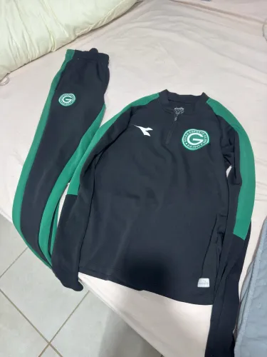 Conjunto de agasalhos do Goiás