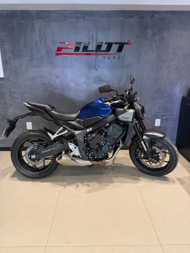 Honda CB 650R E-CLUTCH 2026