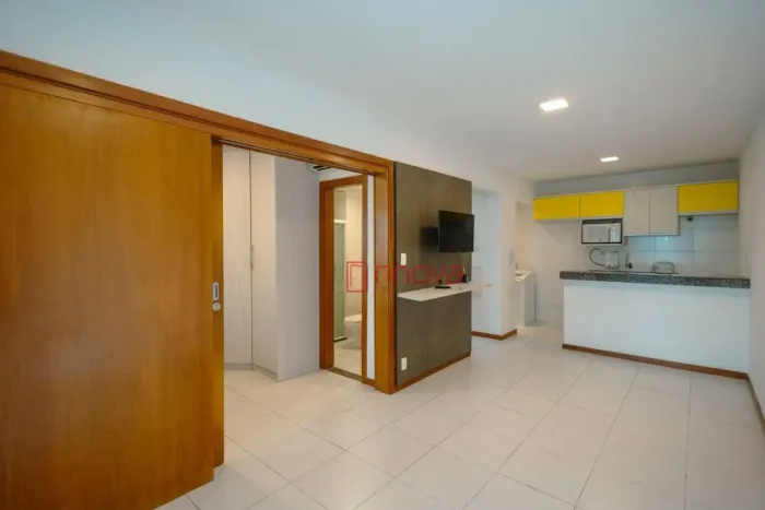 Apartamento semimobiliado 1/4 para alugar, com 52 m² por R$ 2.500,00/mês - Pituba - Salvad
