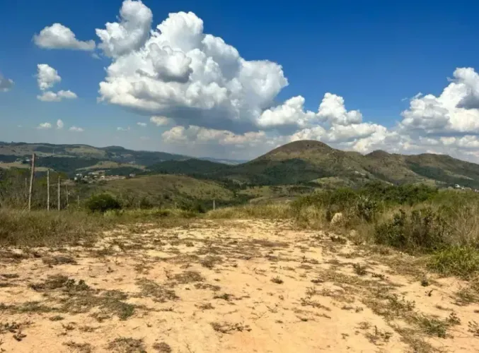 Terreno à Venda em Loteamento Fechado