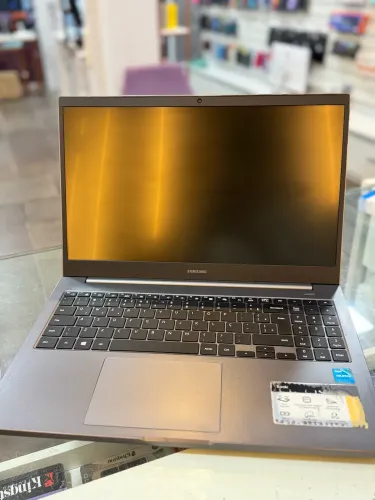 Notebook Samsung Celeron 8GB 128GB Nvme