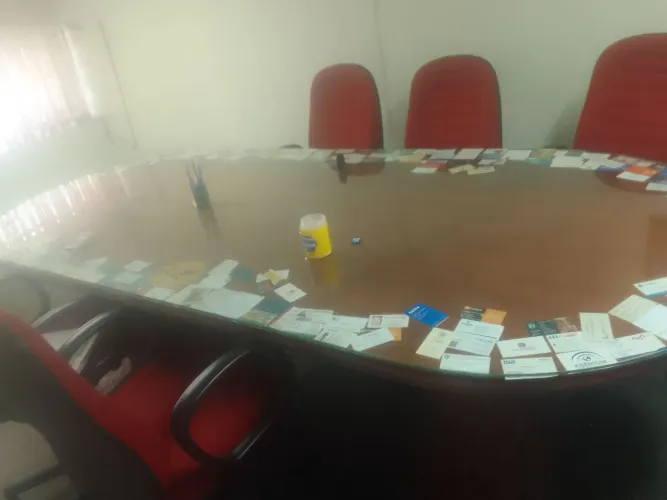 Mesa de reunião 6 metros executiva com cadeira