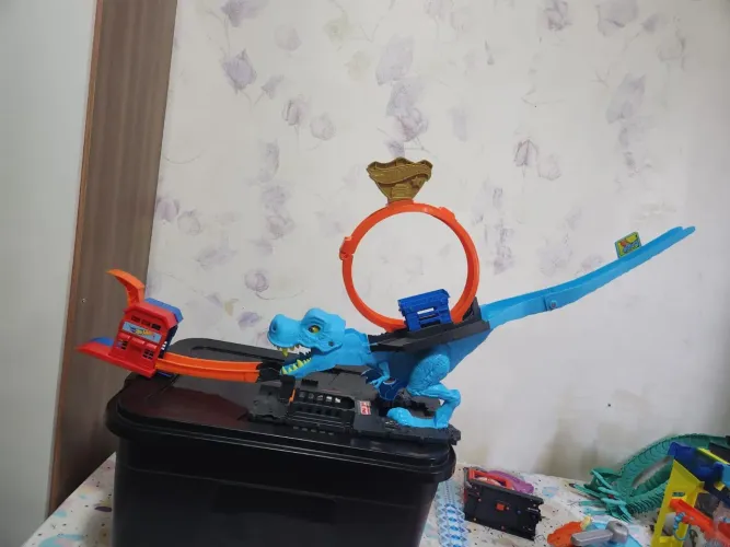 Hot Wheels City Mordida do T-Rex