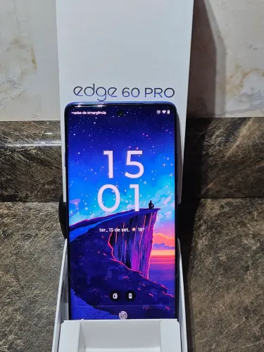 Edge 60 PRO com caixa e nota
