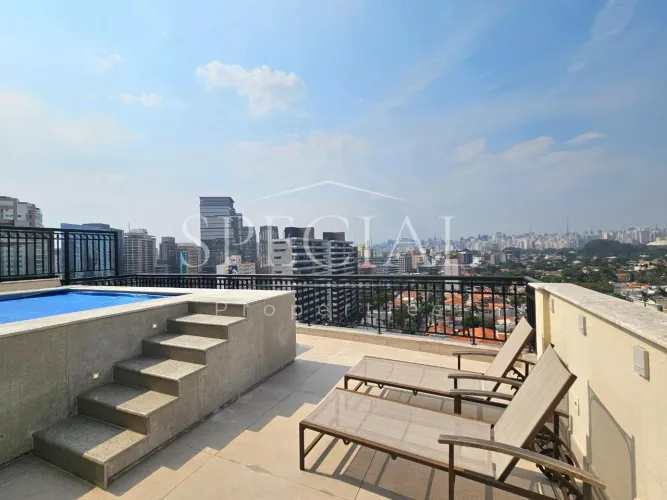 420 m², 4 suítes, 5 vagas  Cobertura reformada com vista para o Parque Ibirapuera na Vila 