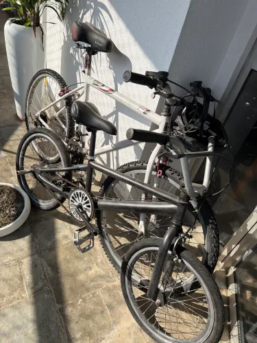 2 bikes!! 1 mountain bike 27 e 1 Bike aro 20