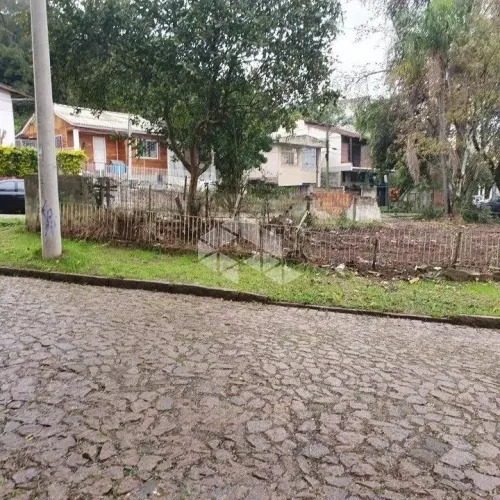 VENDO terreno de ESQUINA com 324m², localizado próximo a Av. Alberto Pasqualini no Jardim