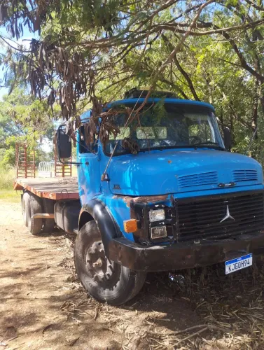 caminhão plataforma 