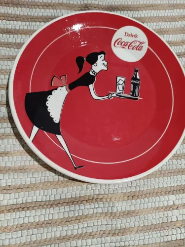 7 pratos vintage por 120,00