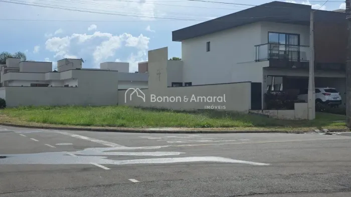 Terreno à venda no Condomínio Campos do Conde II, bairro Cascata em Paulínia.