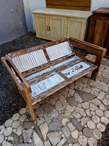 Banco em Madeira de Canela