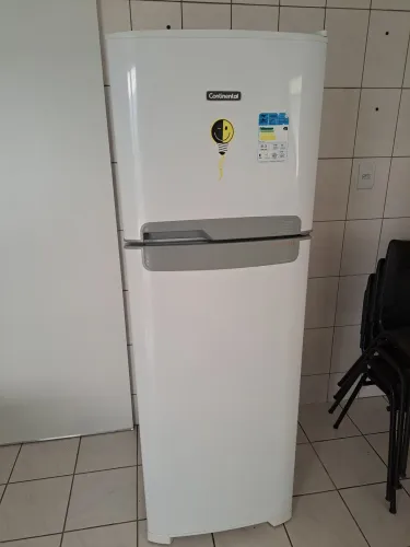 Geladeira Continental frosrfree 370 litros 