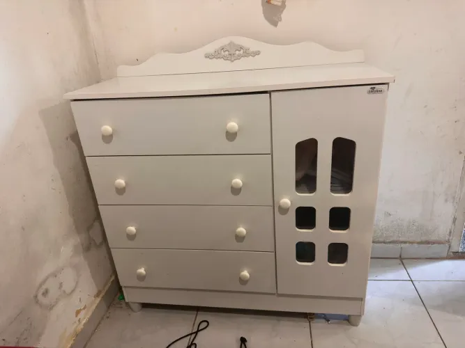 Vendo cômoda de bb