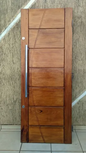 Porta de Madeira Maciça
