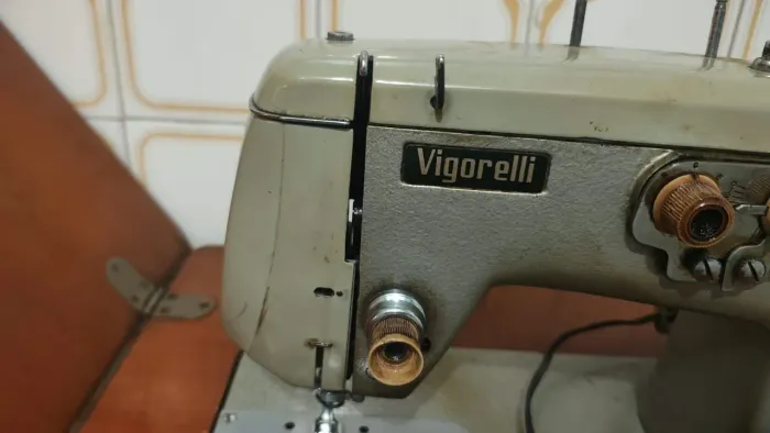 Máquina de costura antiga Vigorelli