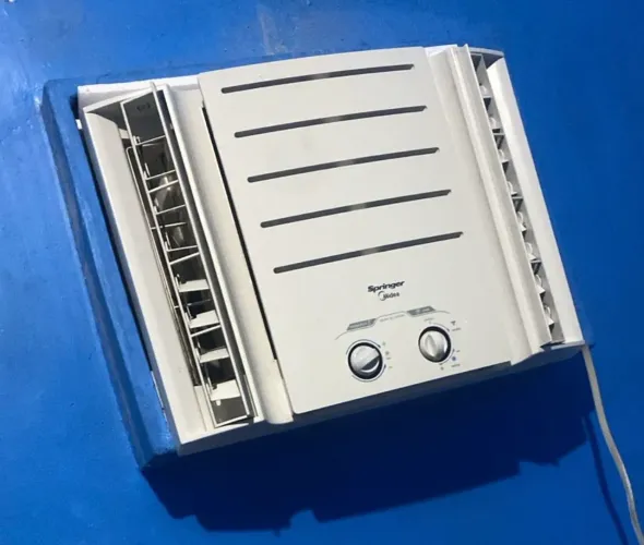 Vendo Ar Condicionado de Janela Springer Midea