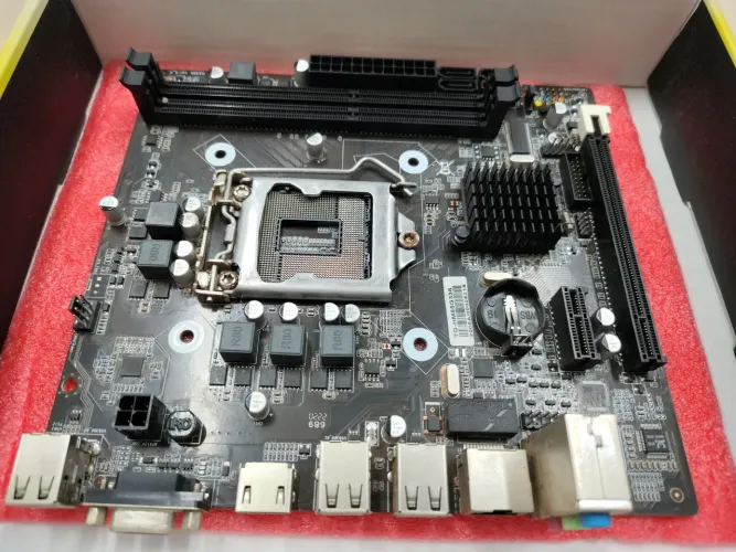Placa-mãe TG-HM55G336 - COM DEFEITO / PARA REPARO