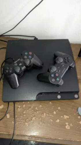 Playstation 3 slim + 2 controles sem defeitos+ 2 jogos originais