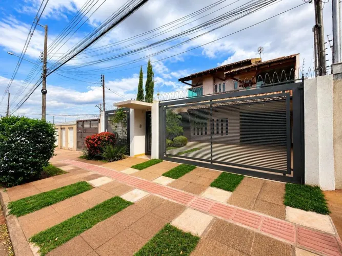 Sobrado com 4 quartos à Venda, Vila Planalto - Campo Grande