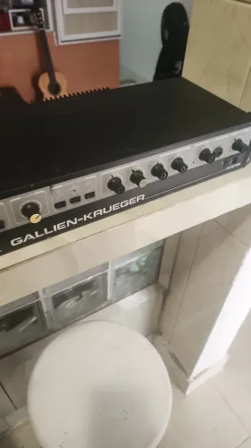Cabeçote Gallien-Krueger baixo .