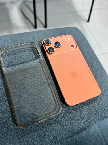 Vendo iPhone 11 na carcaça do 17 pro