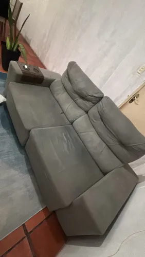 Em ótimo de uso sofá retrátil