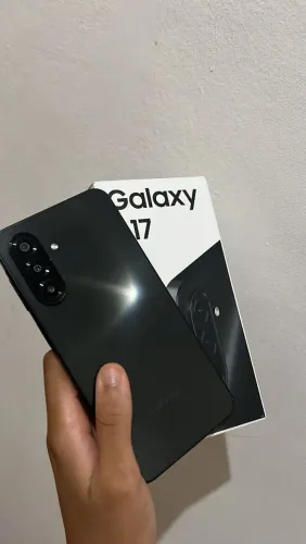 A17 na caixa, no preço pra vender logo