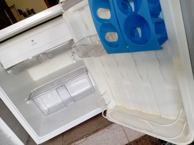 Frigobar cônsul 80 litros 110v em bom estado 
