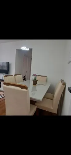 Mesa de jantar com 6 cadeiras