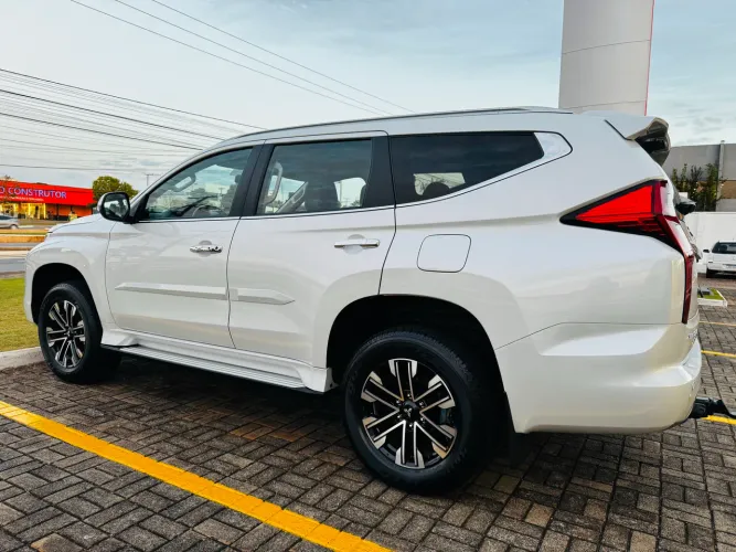 Mitsubishi Pajero Sport HPE 2.4 4X4 Diesel Aut. 2024