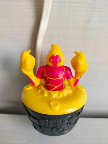 Boneco Pião Ben 10 Burger King 2018 Bamko #2