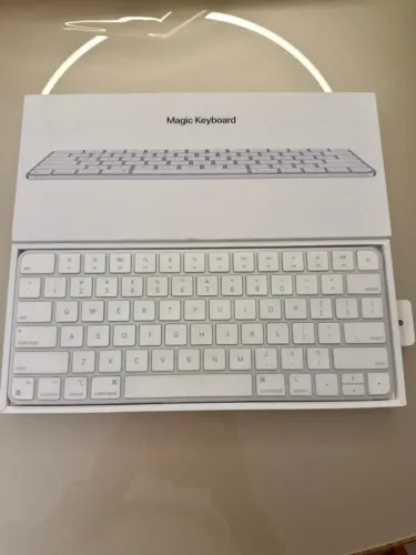 Apple Magic Keyboard Modelo A2450