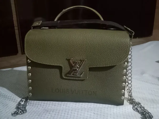 Bolsa semi nova