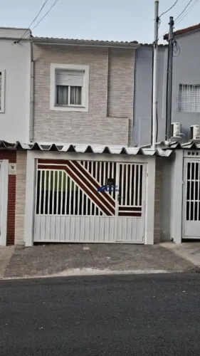 Excelente sobrado na Zona Oeste com 146m²| 3 Dormitórios| 1 Vaga| Próximo ao Shopping Bour