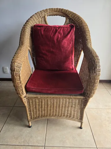 Poltrona Trançada com Almofadas - NOVA