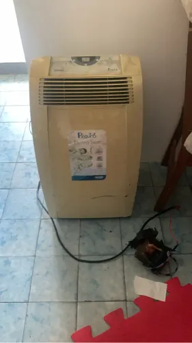 Ar-condicionado pinguim precisa repor o gás 