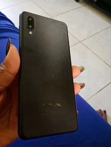 CELULAR SAMSUNG - BATERIA ESTUFADA