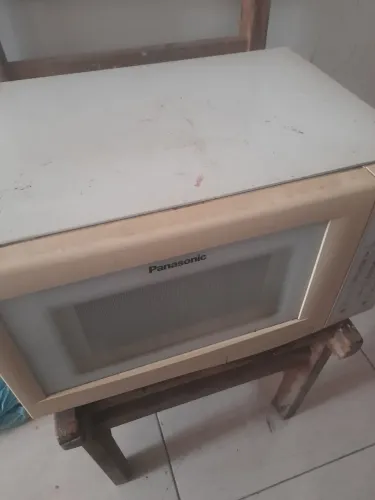 Vende micro-ondas marca Panasonic funcionando tudo só não tem mesmo prato