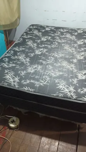 Não faço entrega cama de casal semi nova de mola.