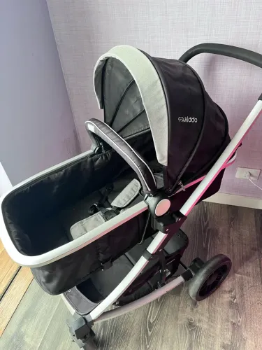 Carrinho de bebê + bebê conforto kiddo