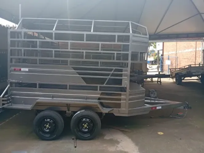 Carretinha boiadeira pra dois animais de grande  porte sub grande removível pode usar como