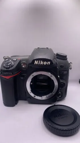 Câmera Nikon D7000 DSLR - Semiprofissional - Excelente Estado