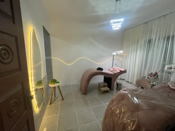 Alugo espaço para profissionais de beleza